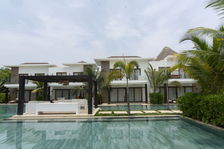 Room 5, Pool Entry 7 Guests 2 Bedrooms, Taxisco