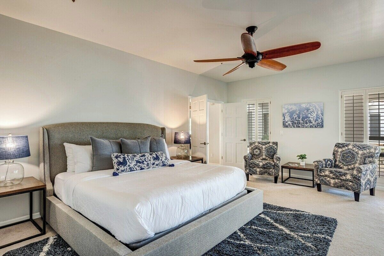 Interior 5, Alameda, Maricopa