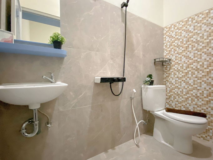 Interior 2, Nice Look Studio (No Kitchen) At Celebrity Mansion, Bekasi