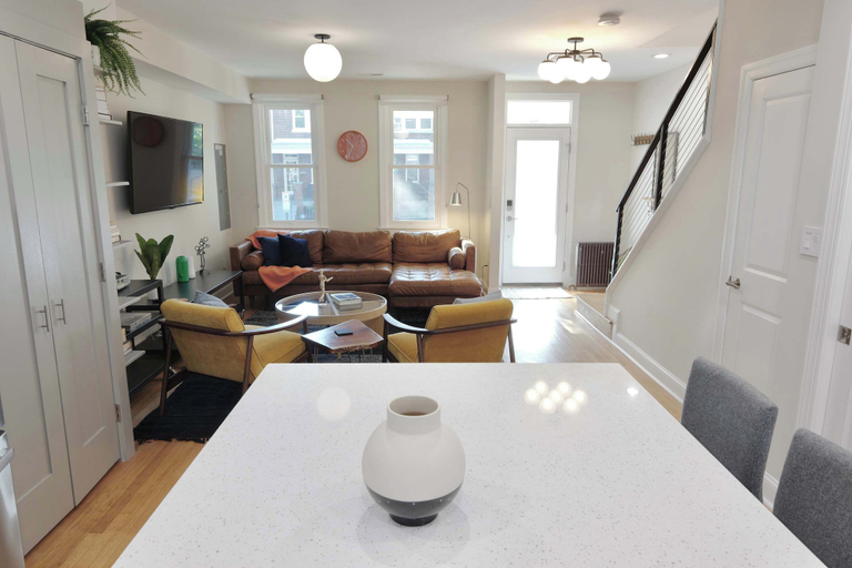 Interior 5, Stadium Armory Stay - 3 Bedroom, Washington D.C.