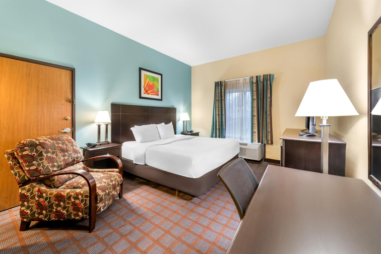 Bedroom 4, Red Lion Inn & Suites Blue Springs, Kansas City