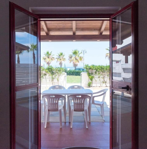 Outdoor dining 5, residence devi, Cosenza