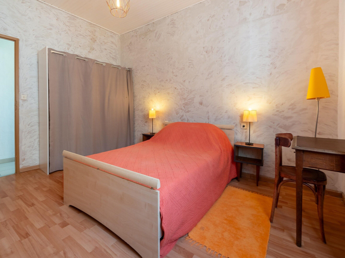 Room 4, Spacious Home With Beach Access, Hérault