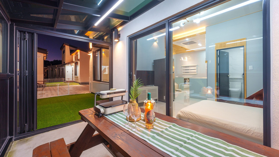 Exterior & Views 2, Stay Osolchae Pool Villa Pension, Gangneung
