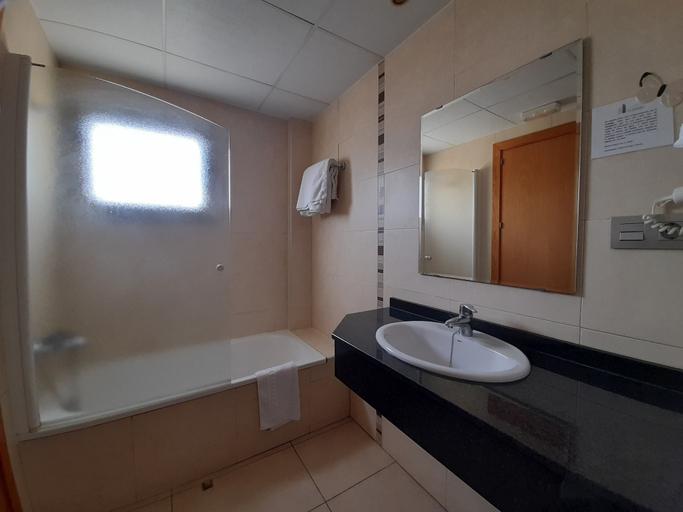 Bathroom, HOTEL AVENIDA, Tarragona