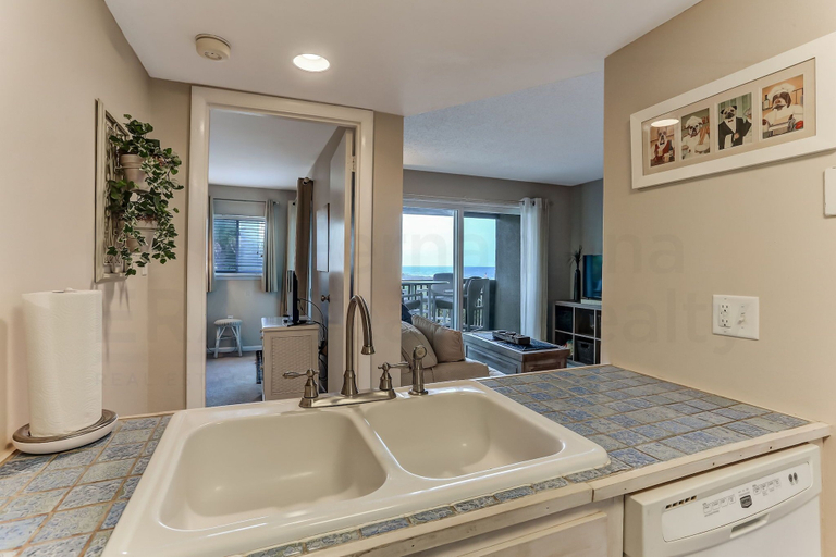 Interior 5, 208 Sand Dollar, Nassau