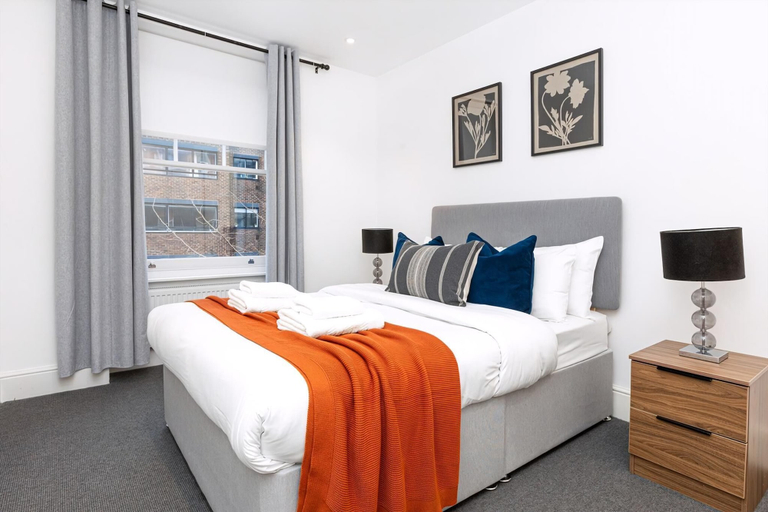 Bedroom 3, Modern Flat, Steps From Oxford Street!, London