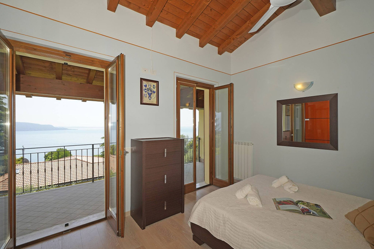 Room 5, Villetta Enzo in Toscolano-maderno, Brescia