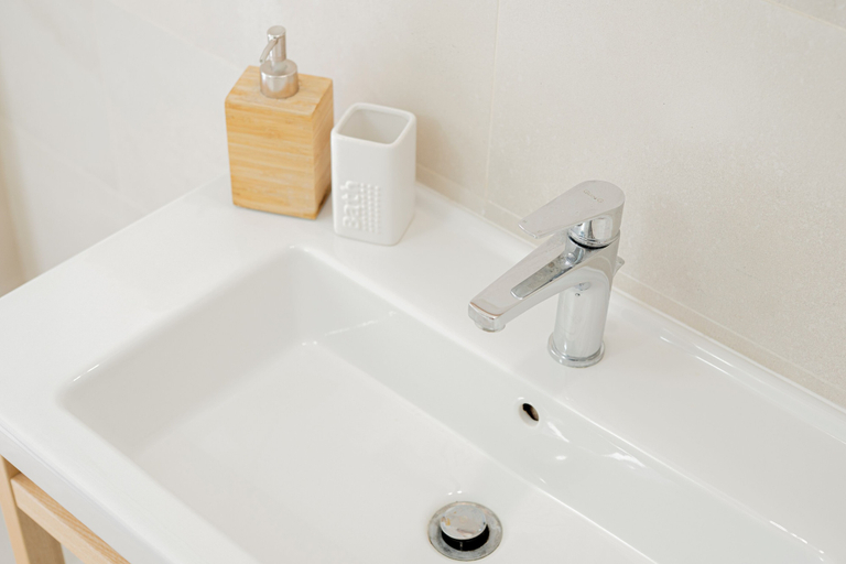 Bathroom 2, Eos Sea View Apartment, Syracuse