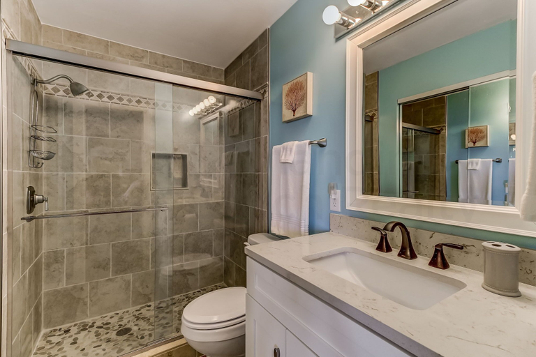 Interior 4, 212 Sand Dollar, Nassau