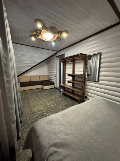 Bedroom 2, Plavianska Sadyba, Skolivs'kyi