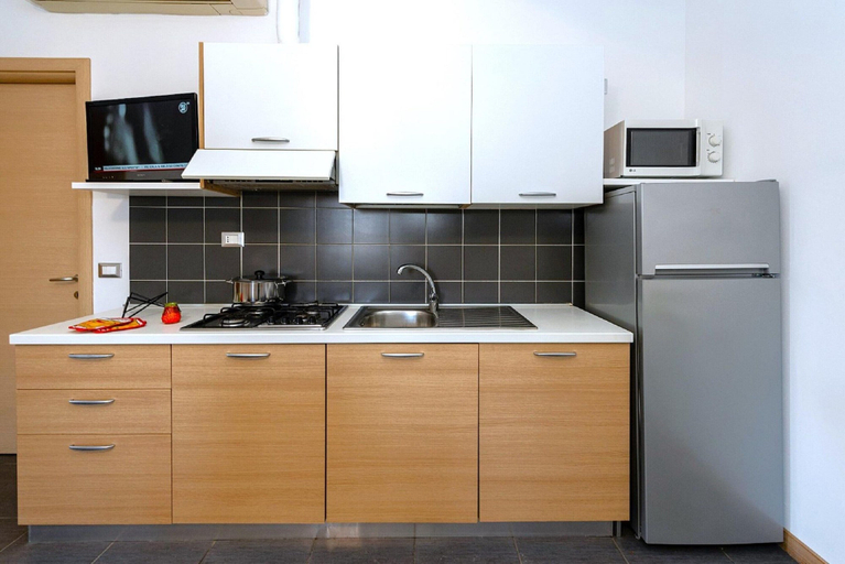 Private kitchen 2, Apartment in Martinsicuro Near Adriatic Coast, Teramo