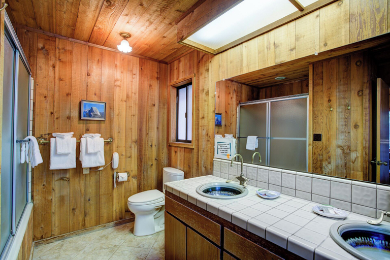 Bathroom 3, Tyler's Timber Lodge, Mariposa