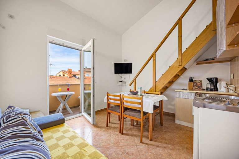 Interior, Studio Apartment, 250m From the Beach, Medulin
