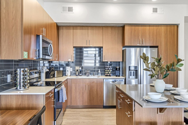 Room 2, B106 at The Heights by CDH, Davis