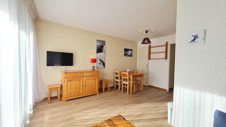 Living room 4, Alpine Comfort With Balcony, Isère