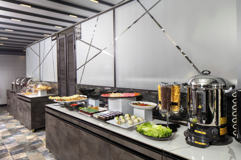 Dining 5, De Bonte, Fatih