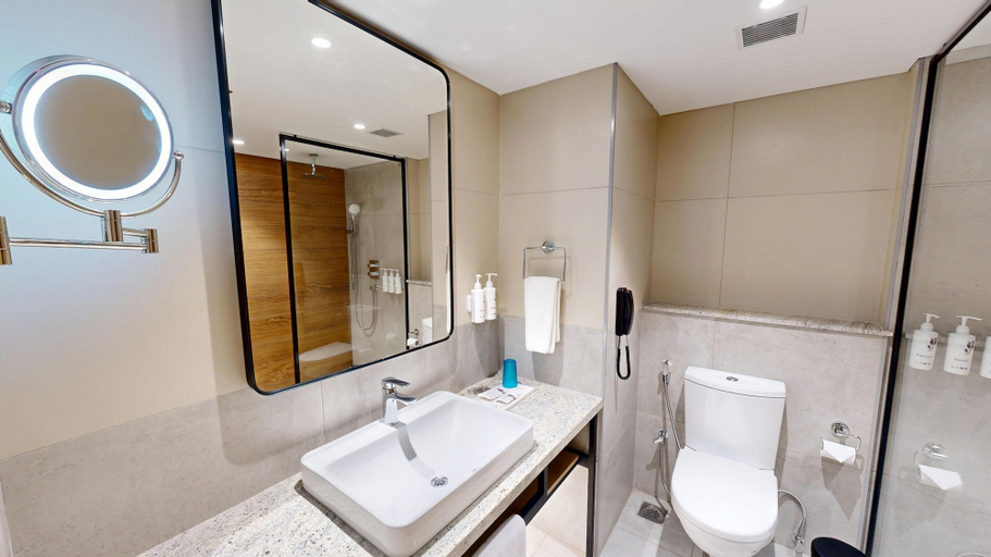 Bathroom 3, Park Inn & Suites By Radisson Thrissur East Fort, Thrissur