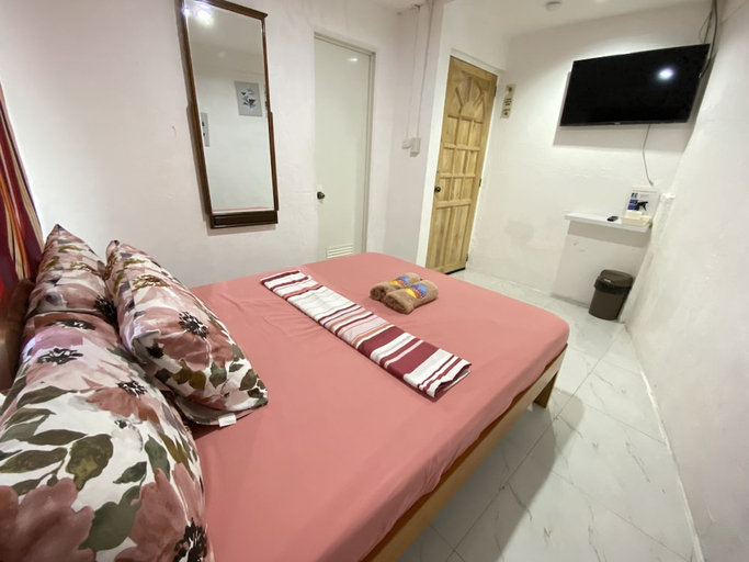 Bedroom 2, Westcoast Guest House, Moalboal