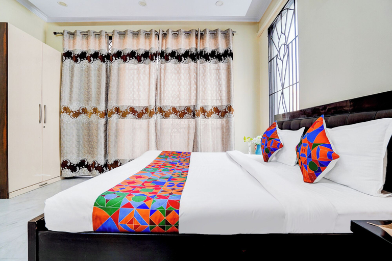 Room 2, Fabhotel Sarala Residency, Gautam Buddha Nagar