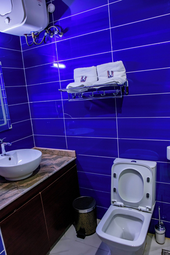 Bathroom 5, Villa Hilton Hotels & Apartments, Uyo