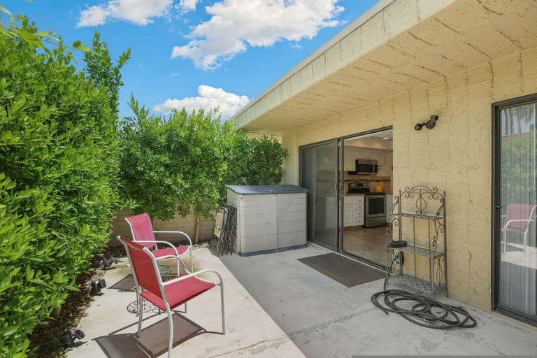 Room 4, Palm Springs Getaway Style Comfort and Views, Riverside