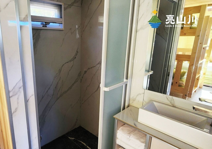Room 4, Lands & Stream Resort Park, New Taipei City
