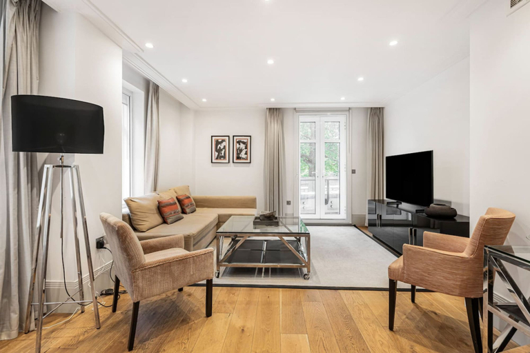 Others 4, Luxury Mayfair Flat on Park Lane Hyde Park Views, London