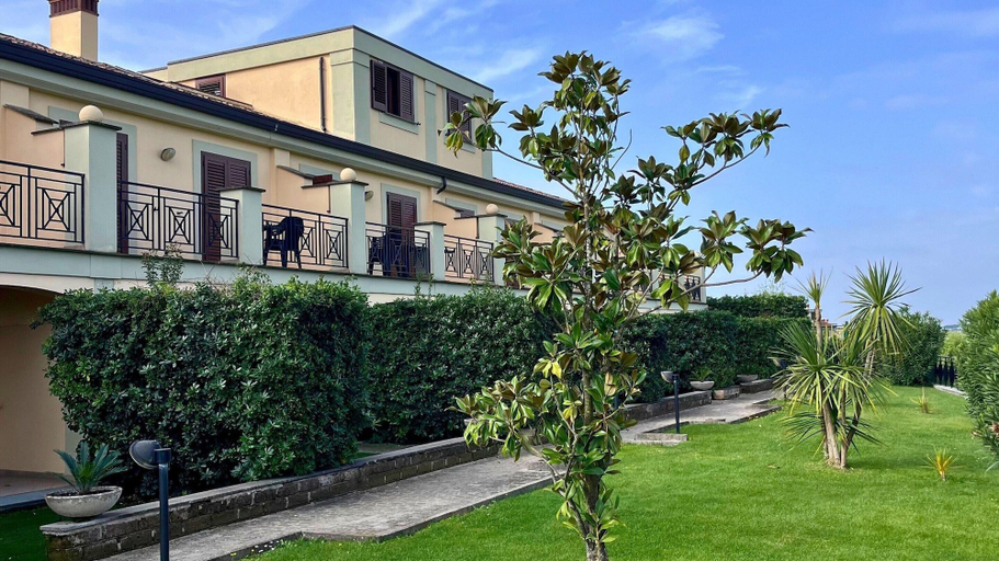 Exterior 4, Tranquil Retreat Near Rome for 4, Roma