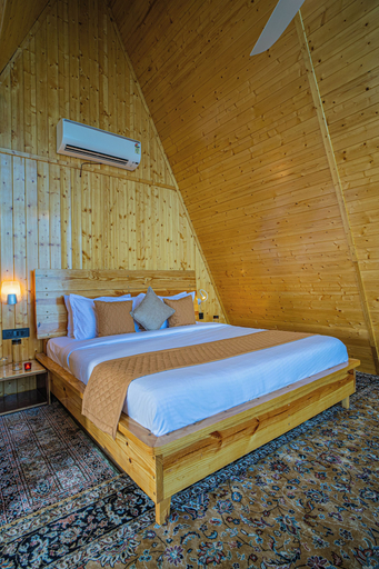 Room 5, Alaya Stays Echo By The Lakes, Nainital