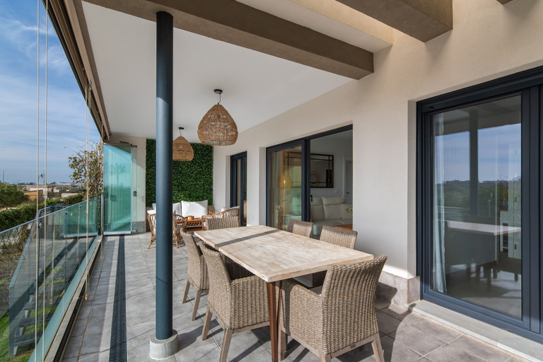 Outdoor dining 3, Beach Apartment in Isla Canela, Huelva
