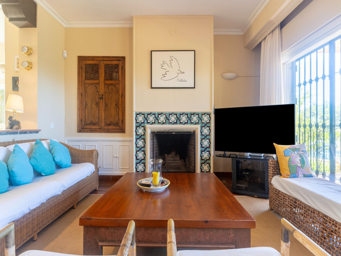 Living room 3, Marbella Family Getaway, Málaga
