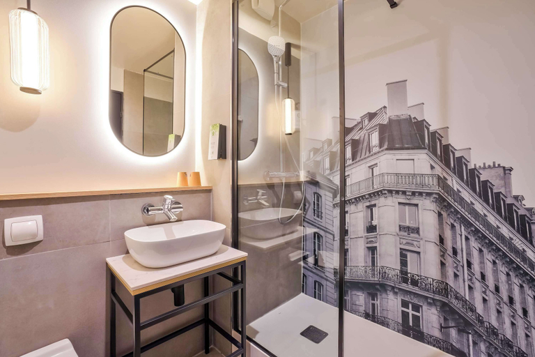 Bathroom 5, Campanile PRIME - Suresnes - La Défense, Hauts-de-Seine