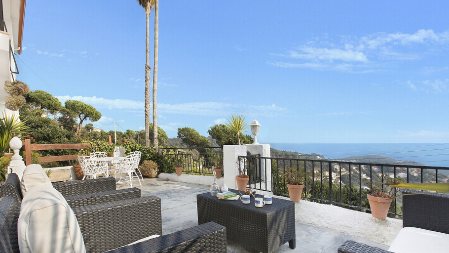 Terrace/patio, Villa in Costa Brava With Sea Views & Pool, Girona
