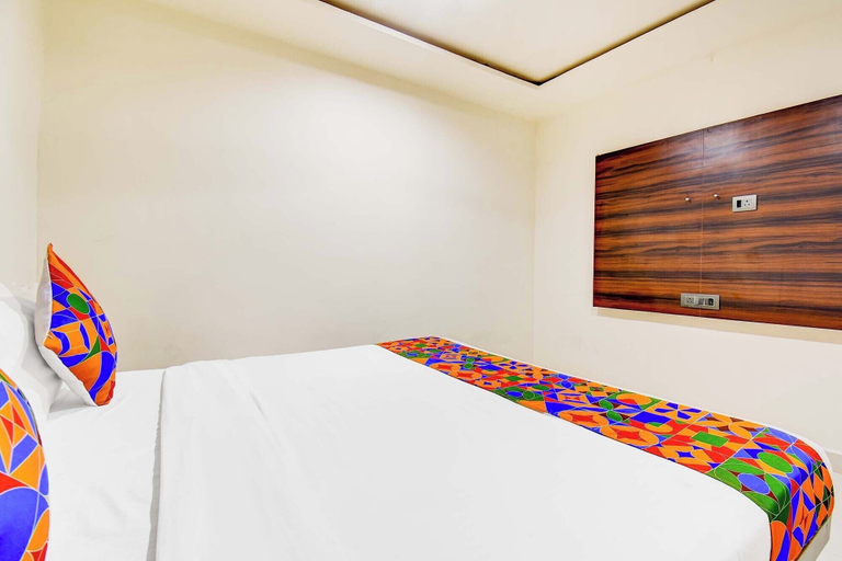 Room 5, FabExpress Abhishek, Pune