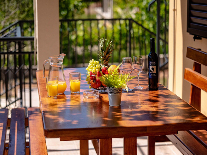 Others 5, Apartment in Seline Near Paklenica Park, Starigrad