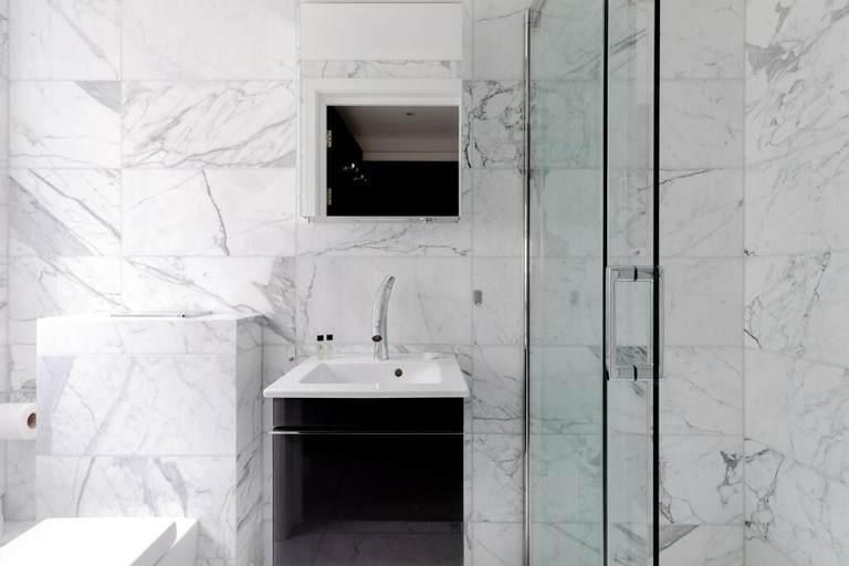 Bathroom 4, Aldgate East by Excel, London
