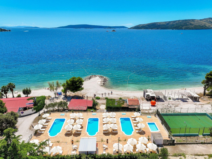 Others 5, Apartment Medena in Seget Donji -trogir With Pool, Seget