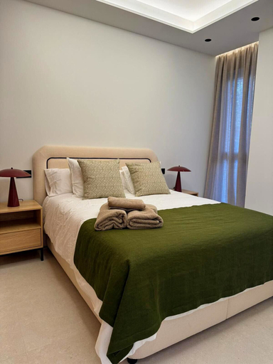 Room 2, M Scr7b2 Amplio Piso Exterior de un Dormitorio e, Madrid