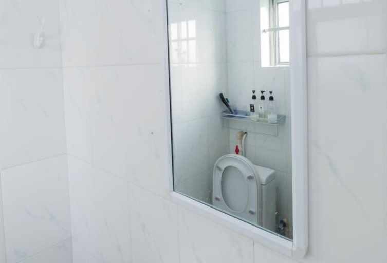 Bathroom 2, Miss You Guesthouse, Shenzhen