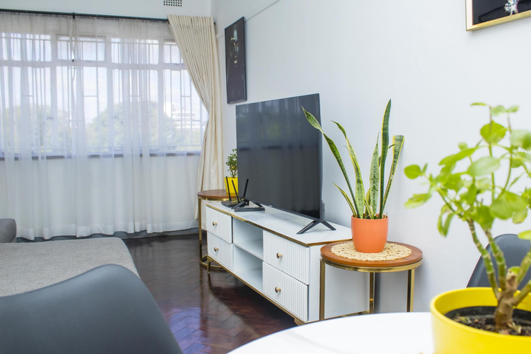 Room 2, Centrally Located 1 Bedroom Apartment - 2365, Harare