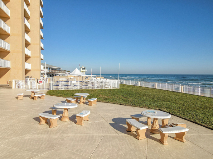 Interior 2, Oceania Beach Club 303, Volusia