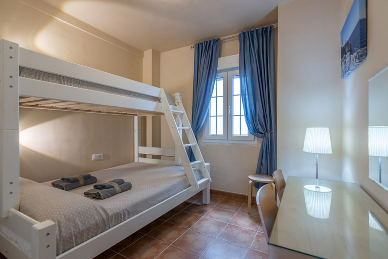 Room 2, Beachfront Getaway With Sea Views, Huelva