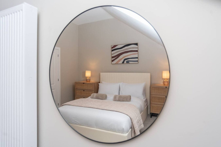 Room 2, Stunning 3-bedroom Home With Free Parking, Birmingham