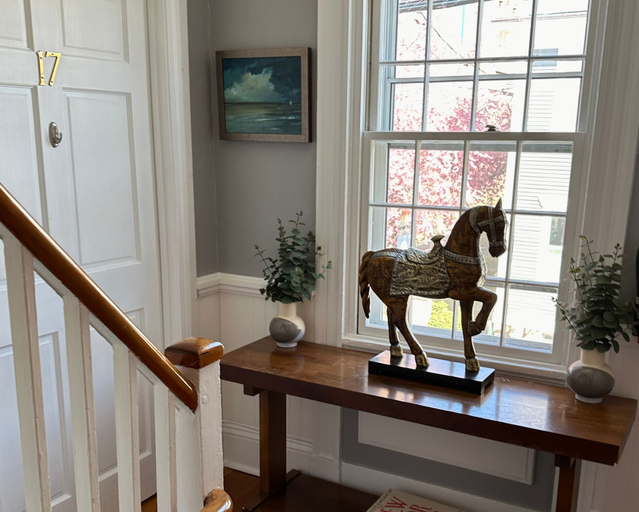 Room 2, Entire Historic 5 Bed/ 5 Bath Inn Sleeps 17, Newport