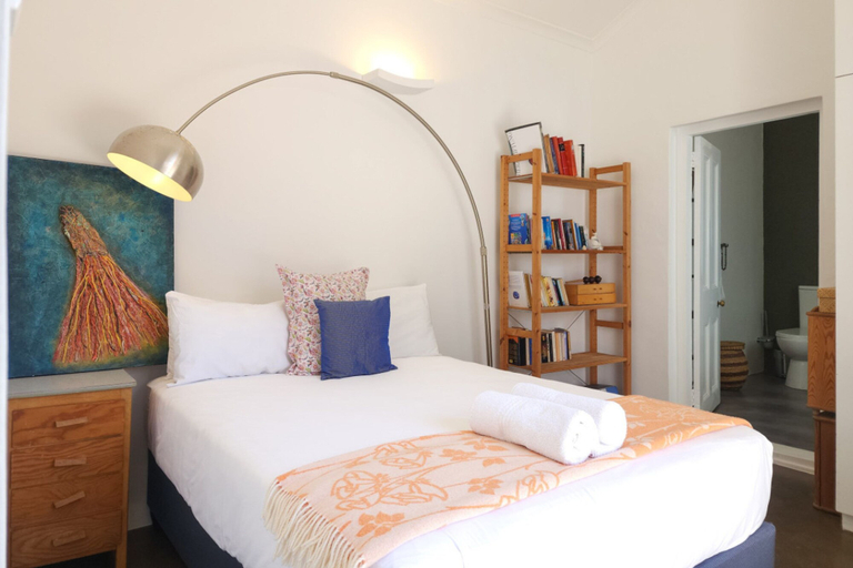 Room 2, Peaceful Retreat Green Point Off-grid, City of Cape Town