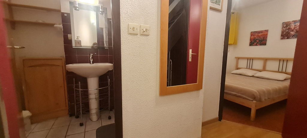 Bathroom 3, Bright & Cozy 1-bedroom Apartment, Isère
