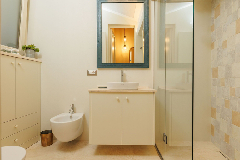 Bathroom 2, Casa Novecento, Arezzo