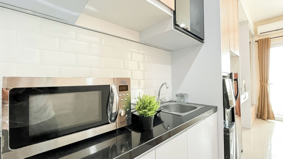 Private kitchen 3, Cozy Elegant Studio At Apartment B Residence, South Tangerang
