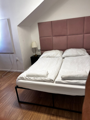 Room 2, Beautiful 2BR Apt Near U6 Schoepfwerk, Wien